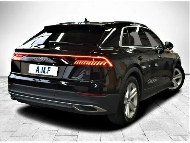 AUDI Q8 Image 2